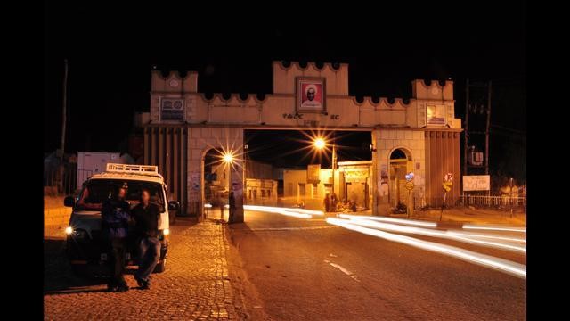 a.	The main gate known as ‘Duk ber’ is one of the five gates which leads to the walled city ‘Harar Jugol’.